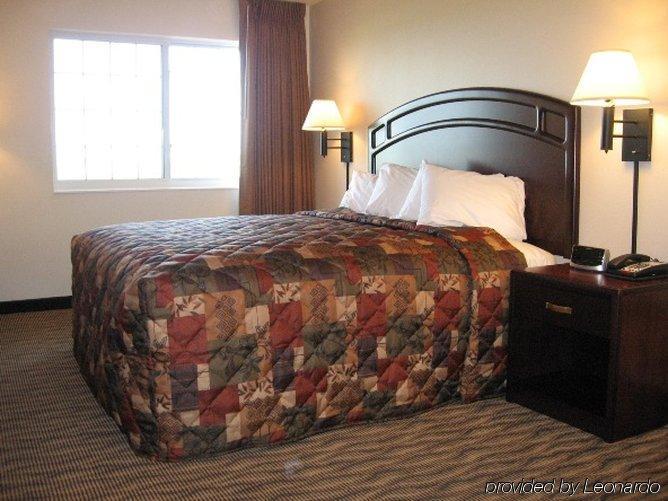 Hotel Baymont By Wyndham Harlan Habitación foto
